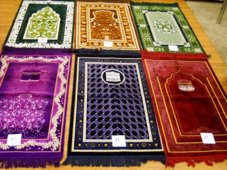 Velvet Fabric Prayer Rug