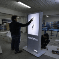 INTERACTIVE DISPLAYS INTERACTIVE KIOSKS