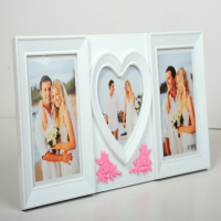 3 PICTURE FRAMES WITH HEARTS